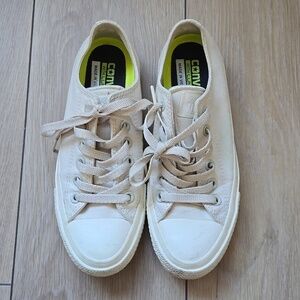 CONVERSE CHUCK TAYLOR II LOW TOP SNEAKERS In Beige WO'S 6.5 MEN'S 4.5